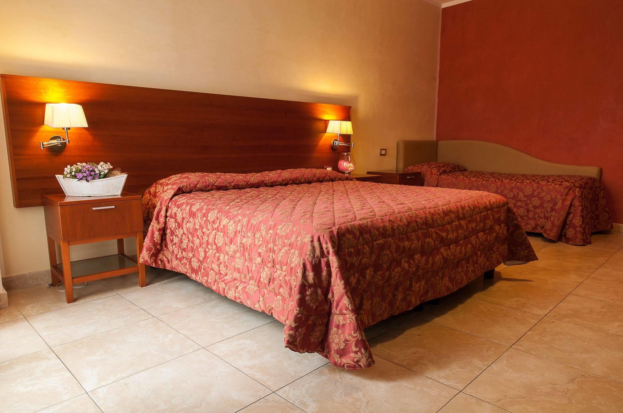 Hotel Demar Olbia Kültér fotó