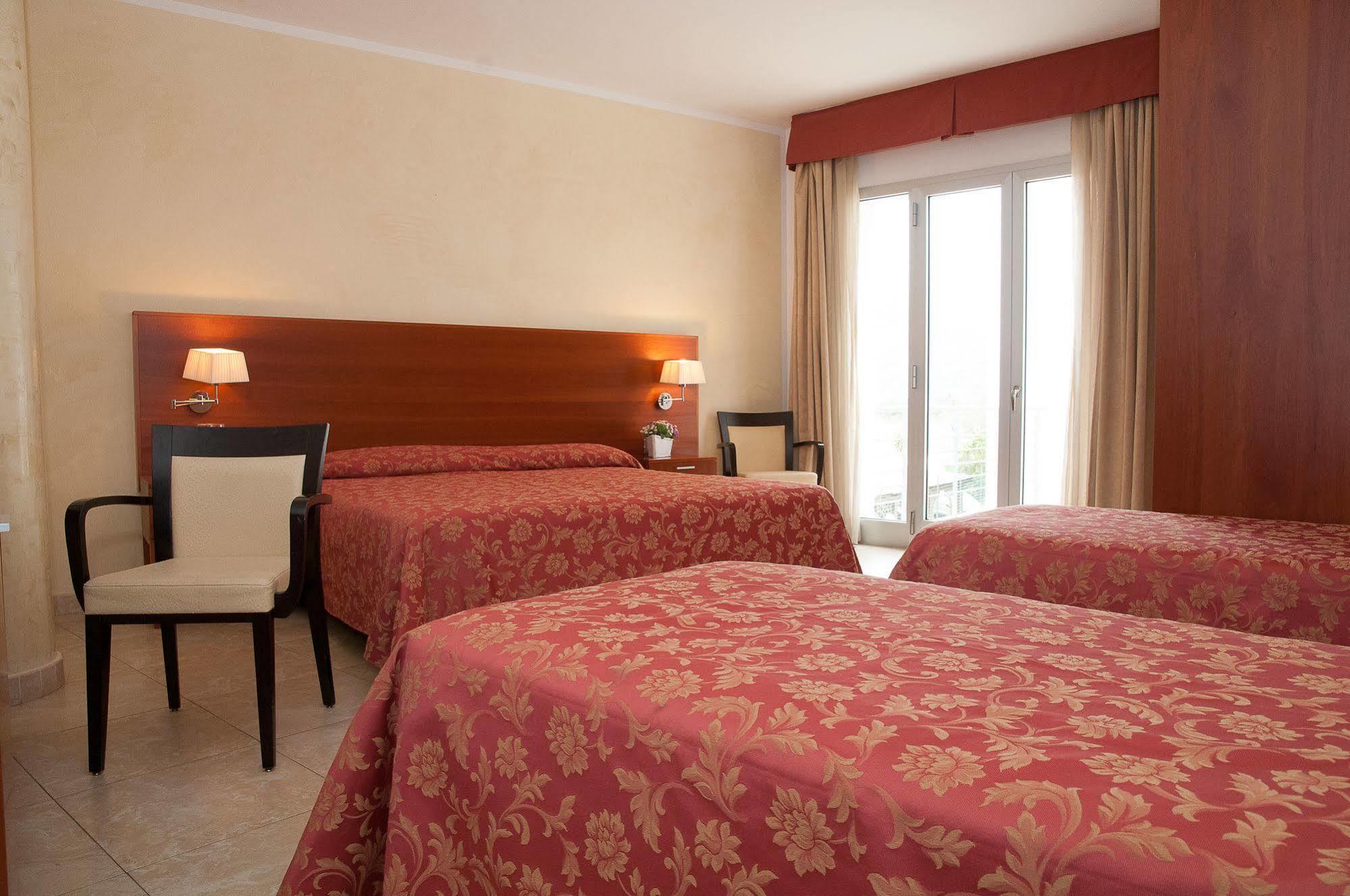 Hotel Demar Olbia Kültér fotó