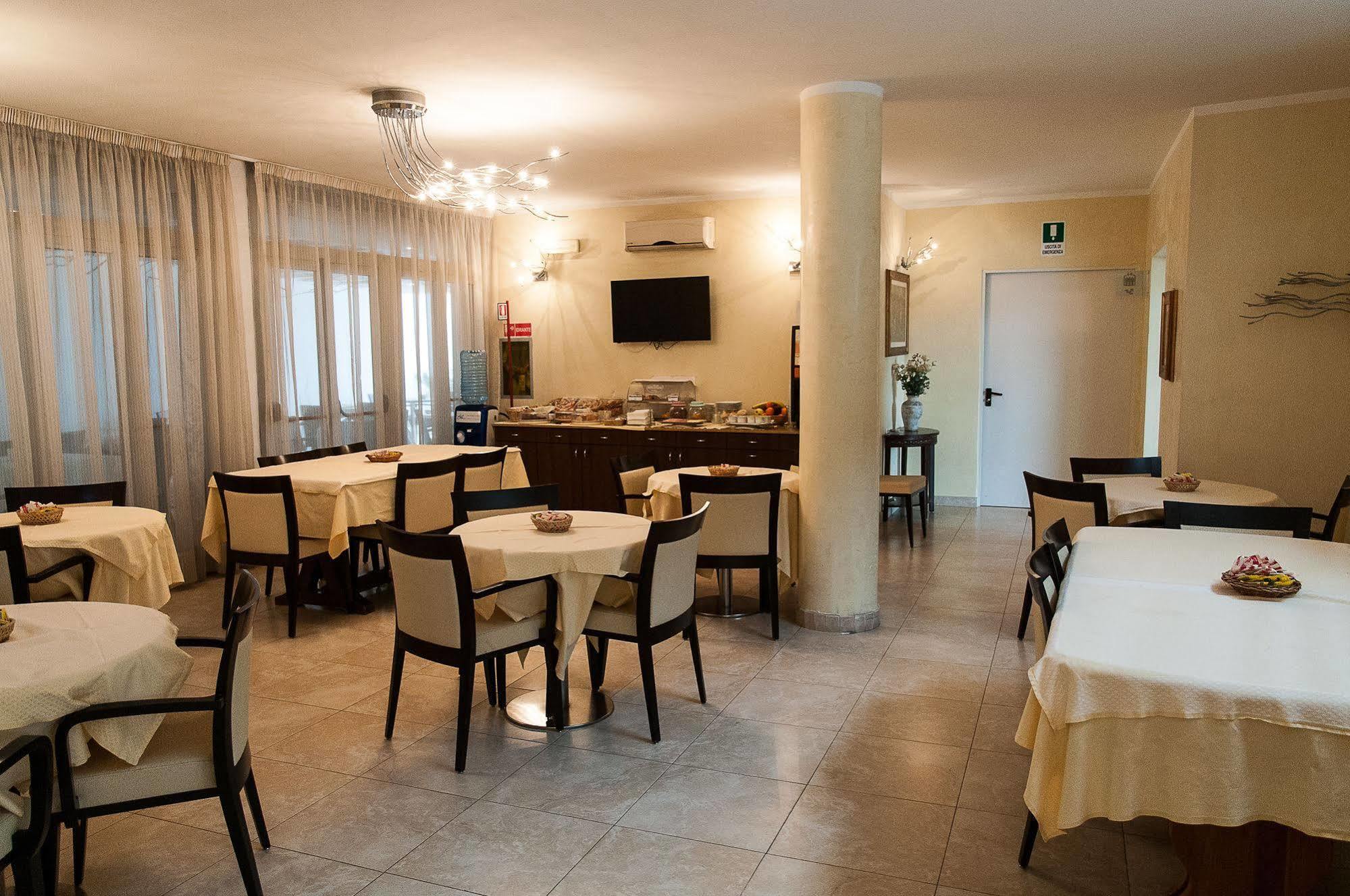 Hotel Demar Olbia Kültér fotó