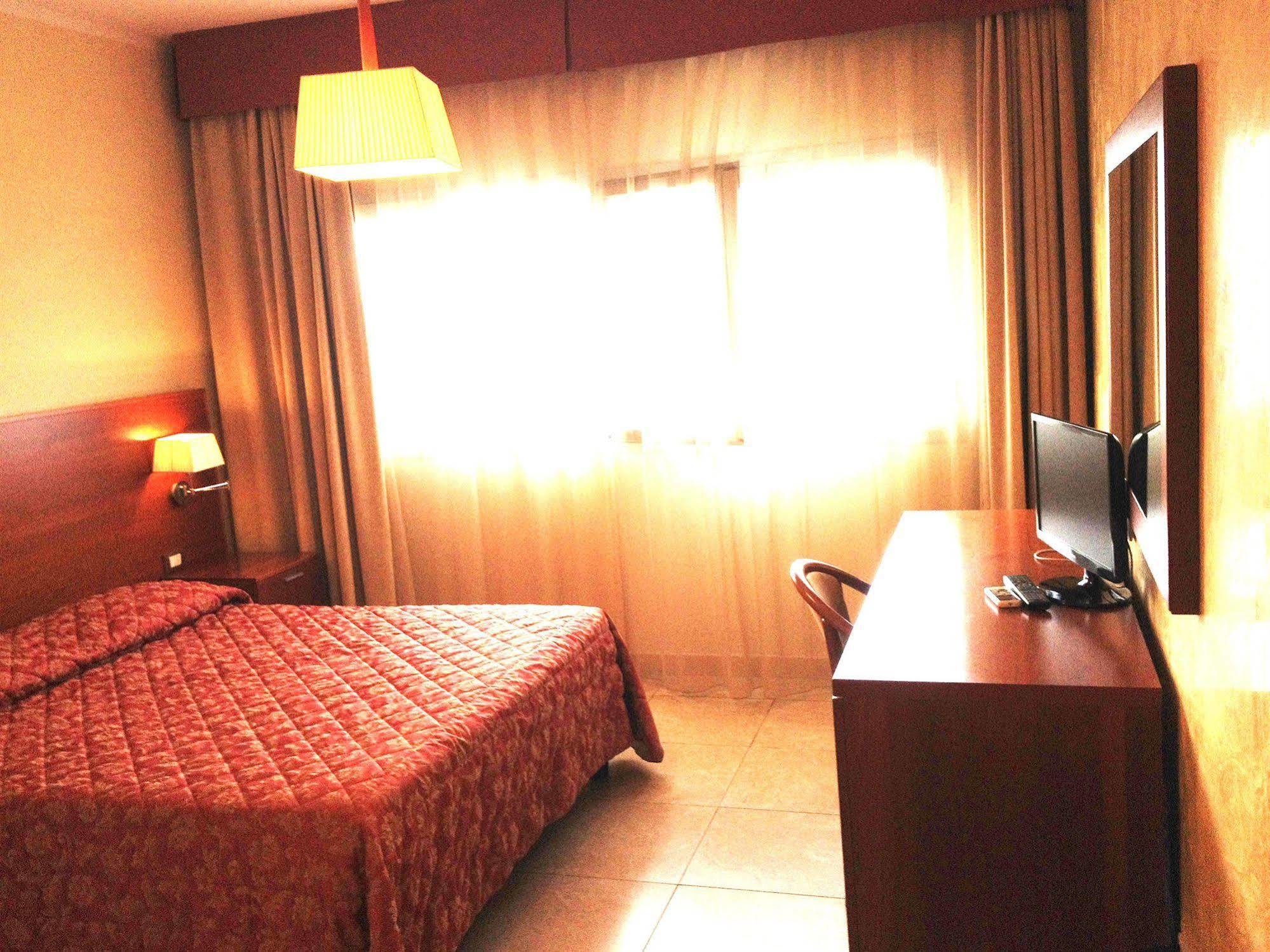 Hotel Demar Olbia Kültér fotó