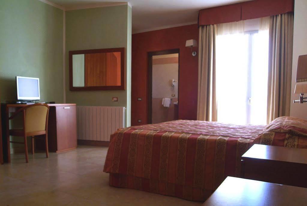 Hotel Demar Olbia Kültér fotó